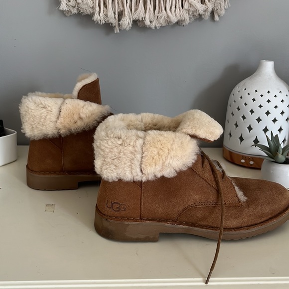 UGG lace up boot - Picture 5 of 5
